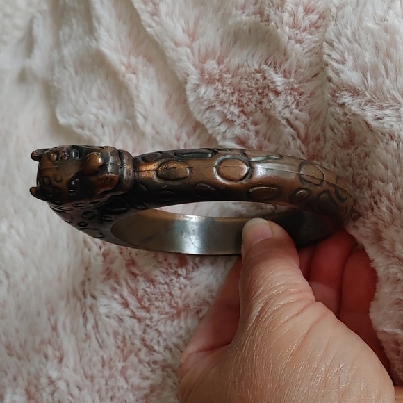 💚Copper Toned Cheetah Bangle/ Bracelet - Picture 2 of 4